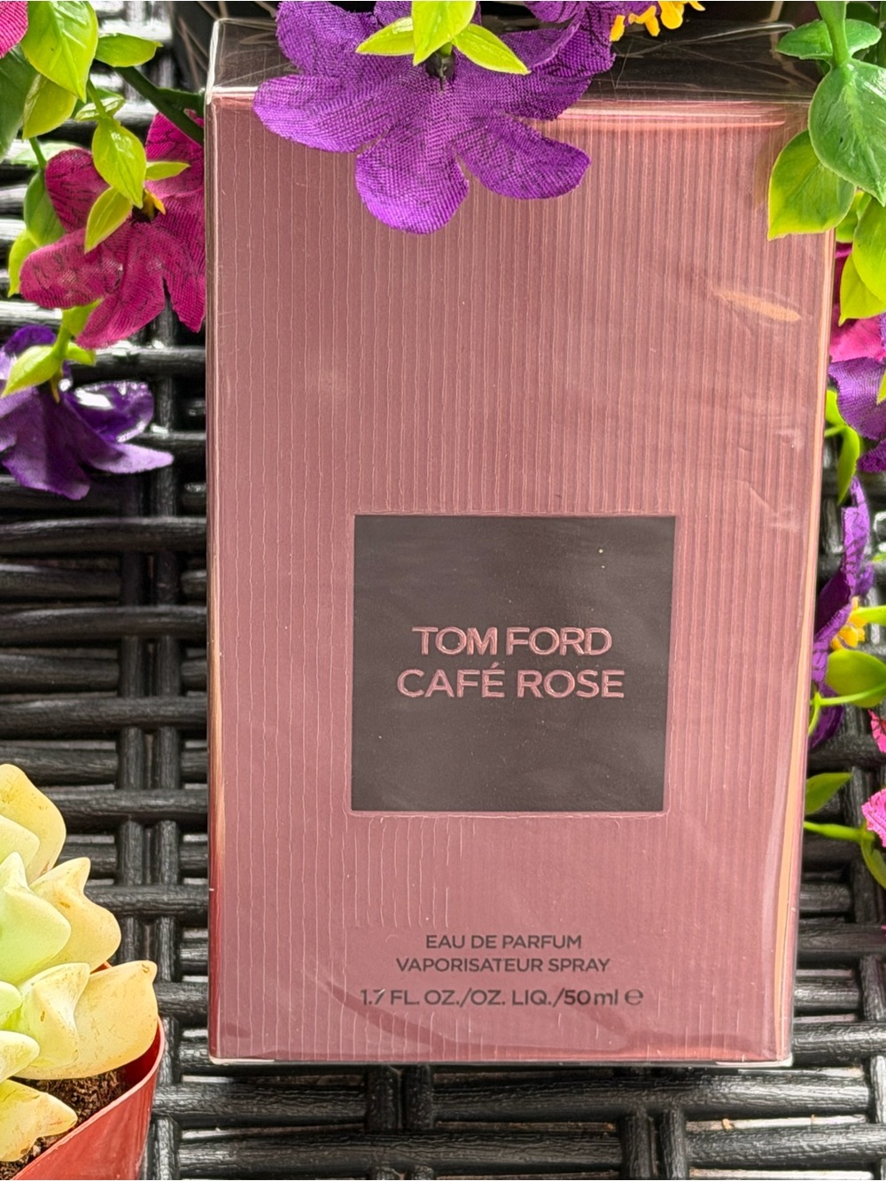 ❌SOLD❌TOM FORD - CAFE ROSE EAU DE PARFUM VAPORISATEUR SPRAY - Picture 5 of 7